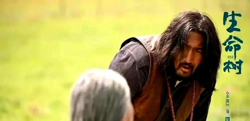 会员费可能真的白交了。昨晚《生命树》大结局前，突然全网疯传：剧集被央视“撕碎”