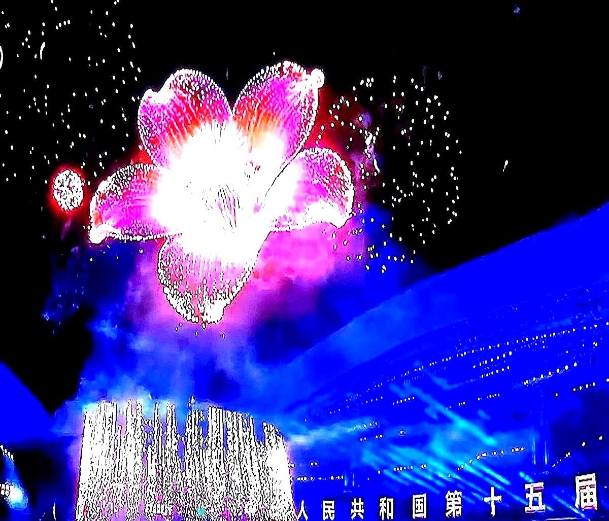 广东男篮白挨骂了。门票钱他们一分没捞着。全运会压根不是CBA那种“打一场