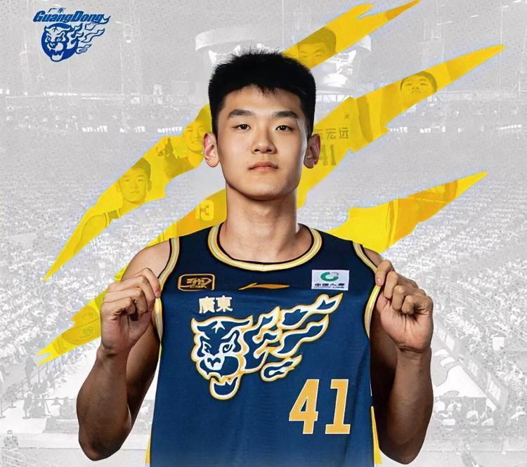 徐杰：杜指导，王洪泽这表现，队里很多人应该都有危机感了吧？？？杜锋：这小伙子打