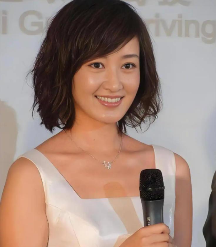 当年，赵子琪爱上有妇之夫的杨柳，杨柳果断为她离婚，可是没过多久杨柳却移情别恋，多