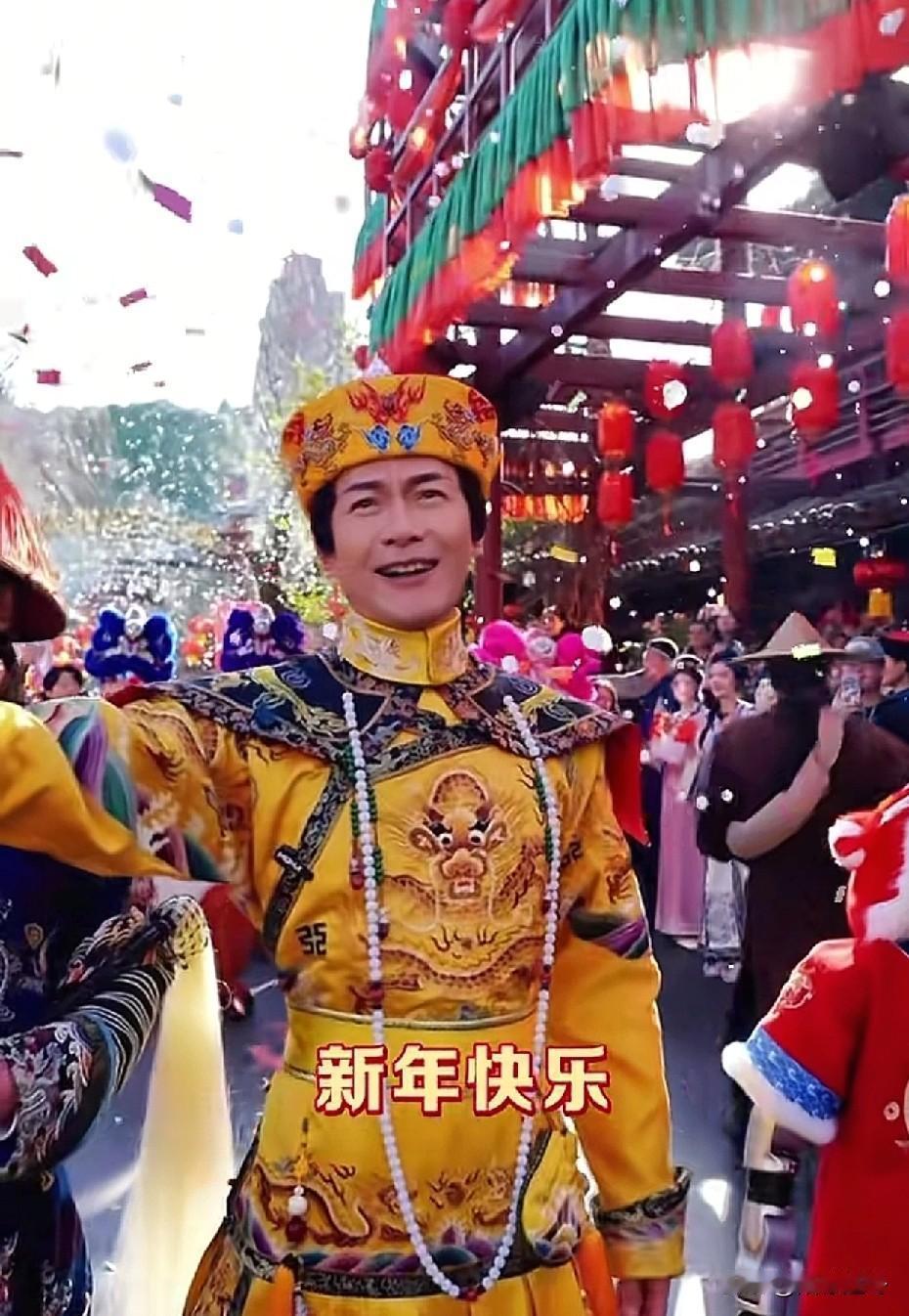 TVB演员江华成景区“打工皇帝”！娱乐圈也不景气了？荧幕是传奇，台下是生活，曾