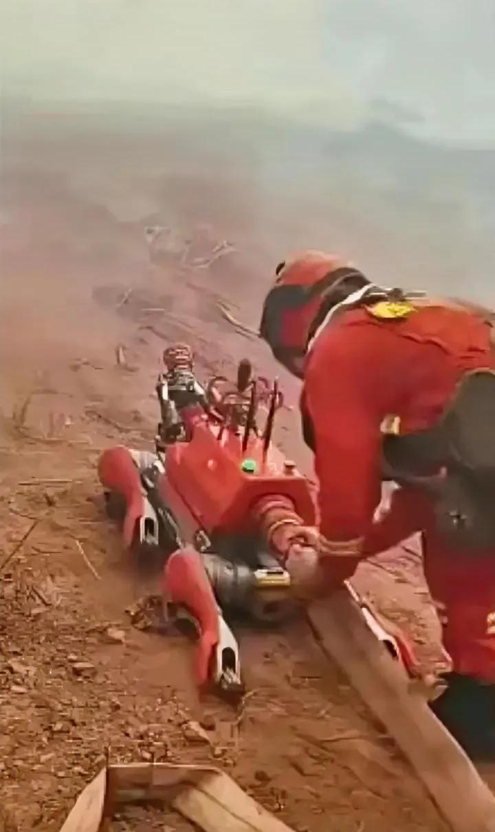 这才是机器人真正有价值的地方！火场搜救、地震抢险、高危作业、排爆排险、极端环