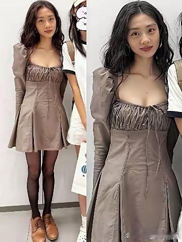 黄多多才19岁，风格就已经很接近妈妈孙莉了​​​