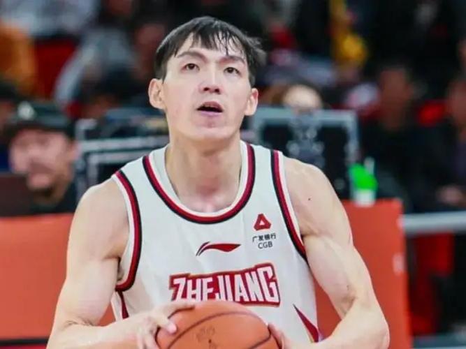 CBA签约消息：据直播吧消息透露，浙江男篮队长吴前已经符合老将合同的条款，据悉球