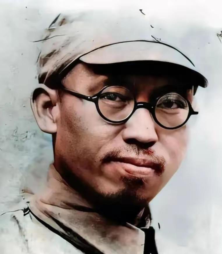 1939年，山东湖西根据地炸了锅，23岁的八路政委王凤鸣，攥着张名单，把三百多个