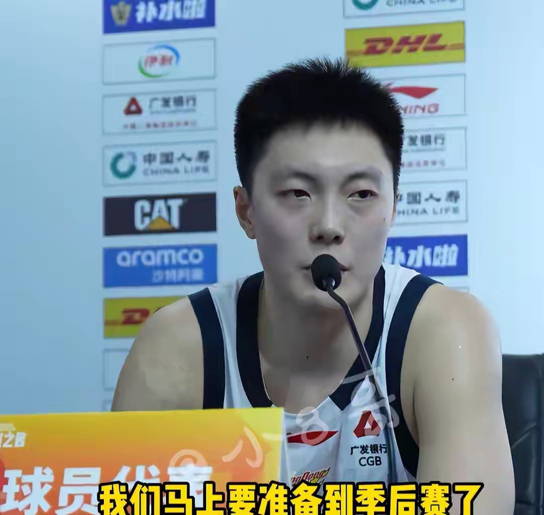 胡明轩，状态下滑如此明显，跟杜锋的用人不当有关系？！胡明轩，成也杜锋...