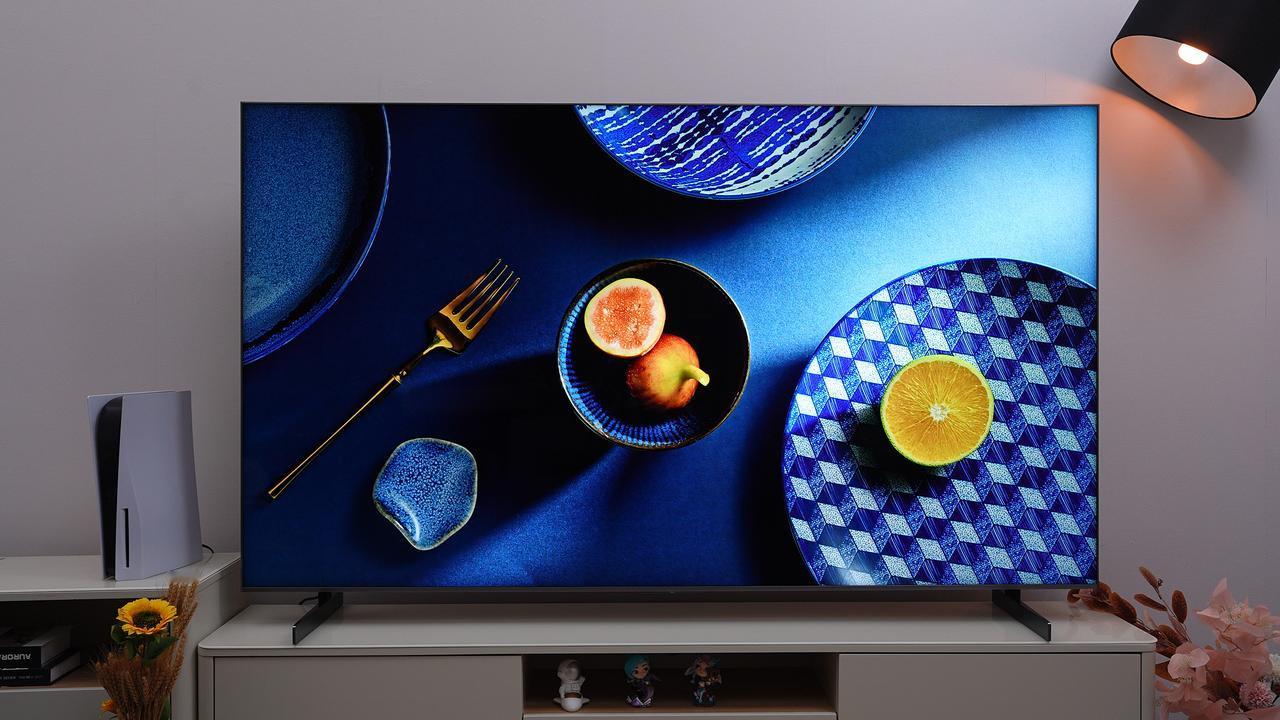 说到现在的电视高端画质技术，肯定绕不开TCL的SQD-MiniLED技术，就拿