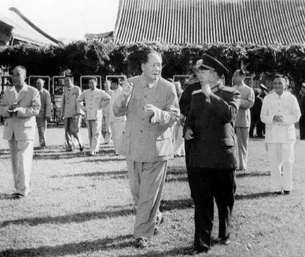 他是主席一生最后悔批评的人，1965年病逝，毛主席接到消息后，长叹一口气：天丧良