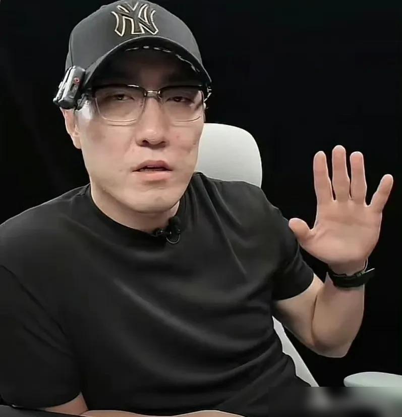 特意去查了一下，王自如是怎么做到负债接近1亿的。原来根源在于对赌失败。Z