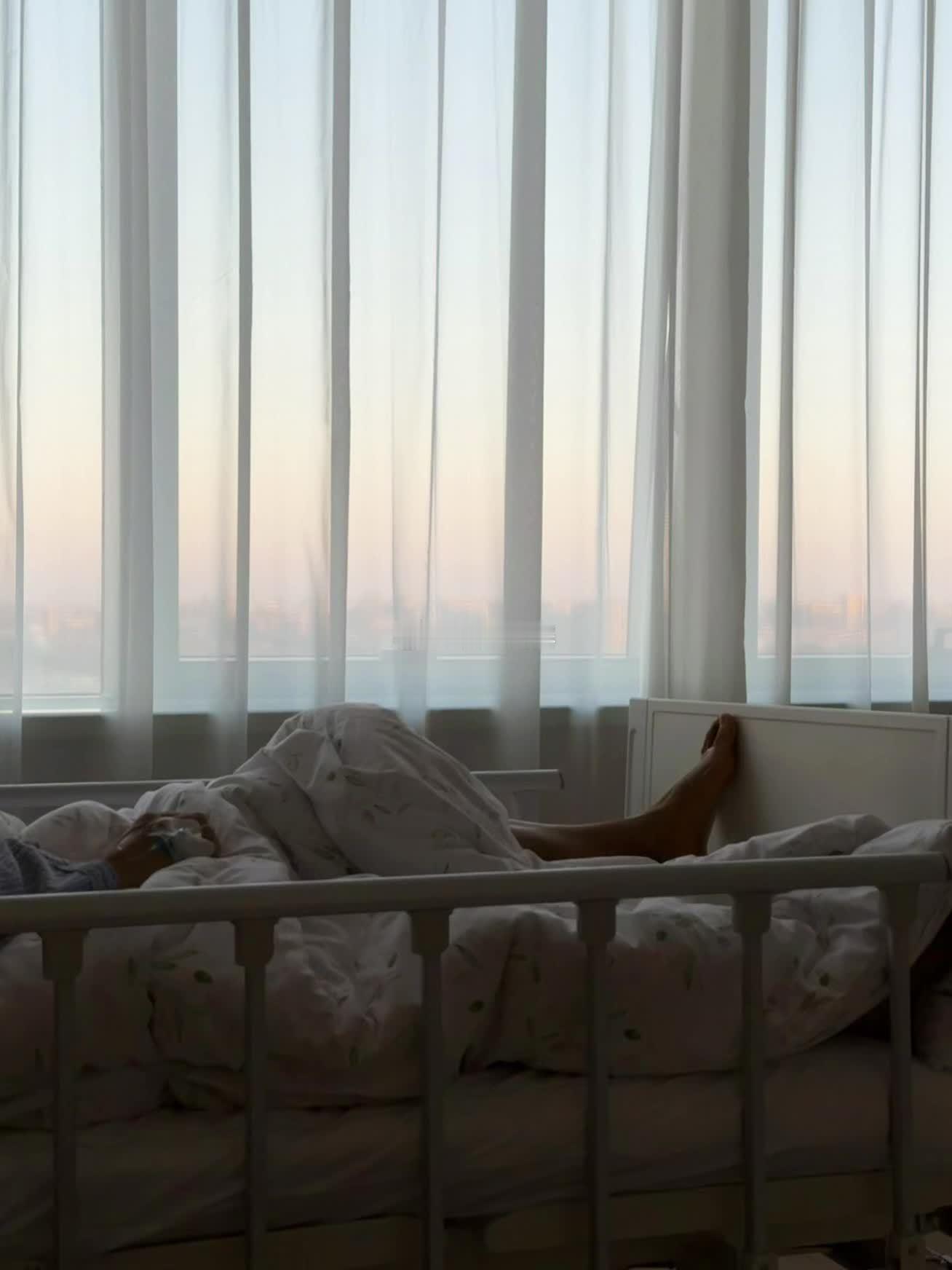 北京国安北京国安国安球员何宇鹏更新社交媒体：“终于要和身体里这个“铁哥们”说再