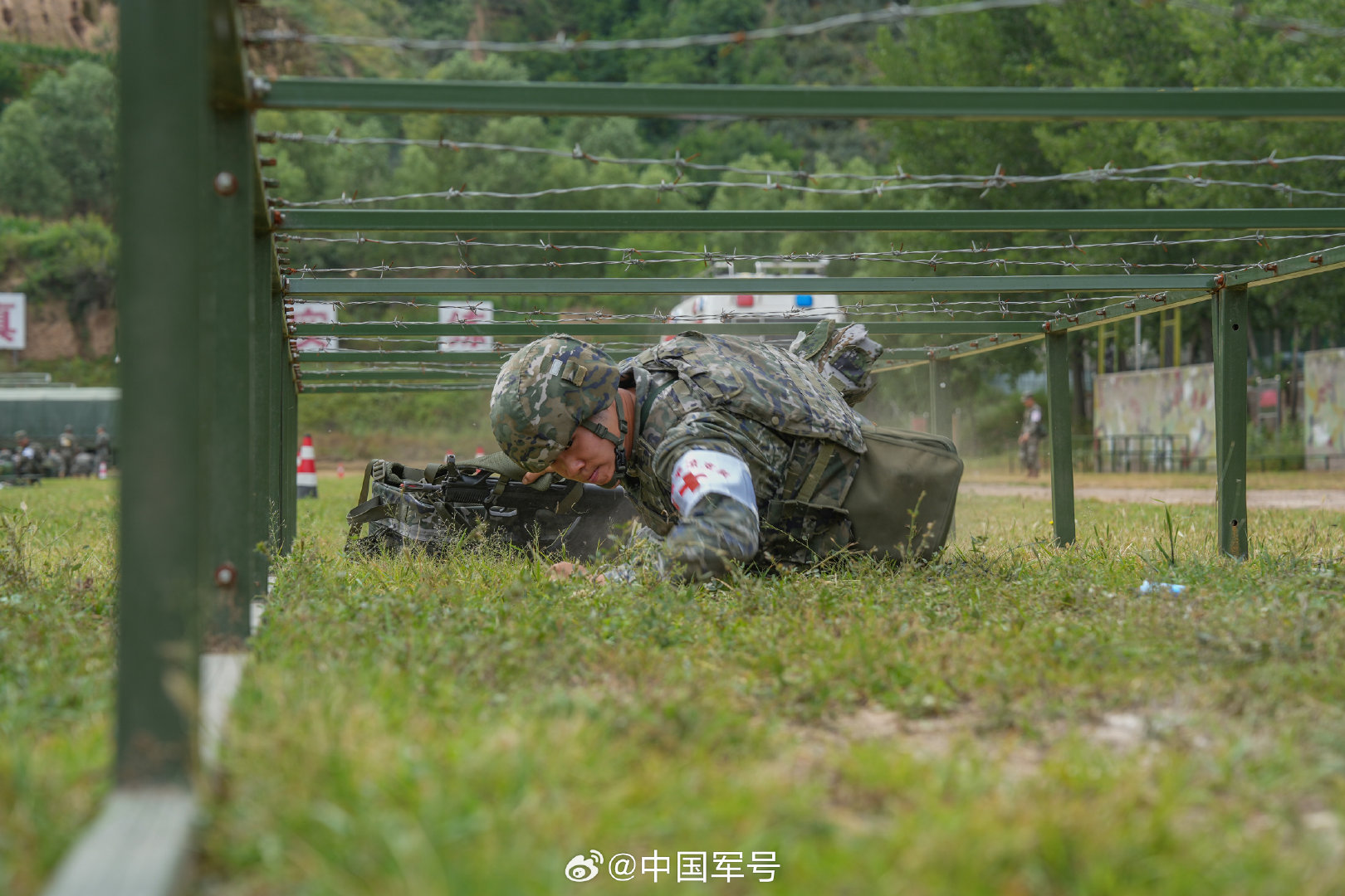 【保障有力！#武警后装保障比武战味满满#】近日，武警甘肃总队平凉支队2026年度后装专业群众性练兵比