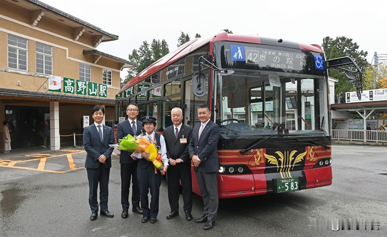 500辆比亚迪巴士交付日本今天下午，比亚迪正式交付给日本第500辆新能源巴士，