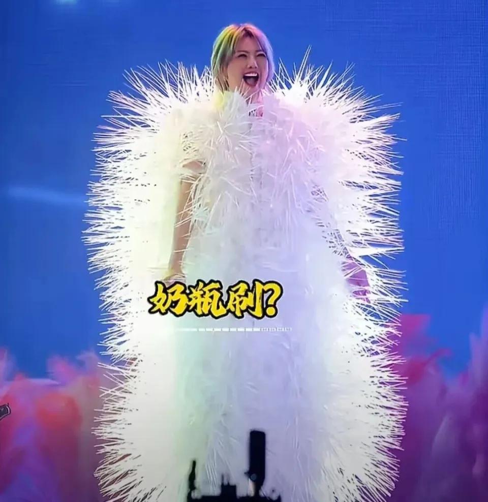 孙燕姿演唱会爆火，别再盯着她的身材了！孙燕姿“就在日落以后”香港演唱会彻底