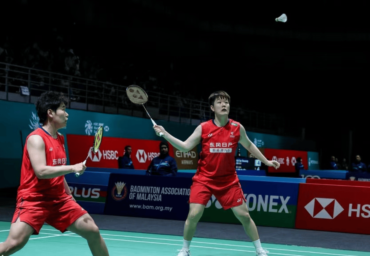 复仇成功! 圣谭组合2-0李白组合, 两夺大马公开赛女双冠军