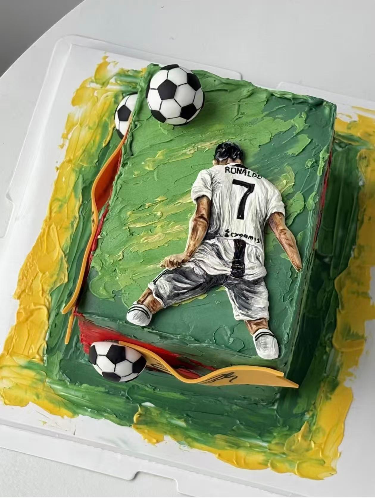 东风日产N6作为插混轿车，主要竞品有比亚迪秦LDM-i和吉利银河A7等。