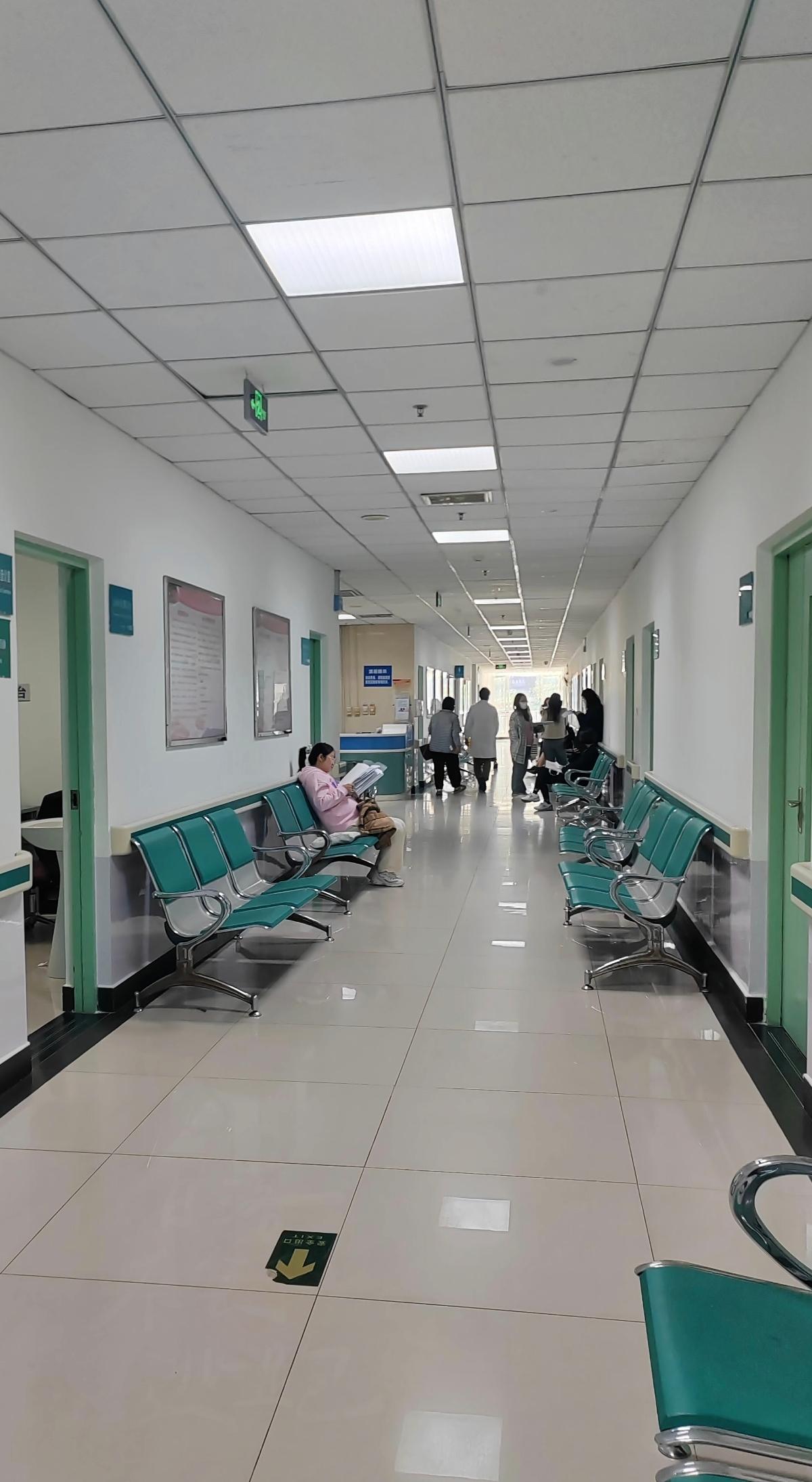 在医院待久了，真得说句大实话：现在艾滋病哪还有什么“特定人群”，简直是无差别渗透