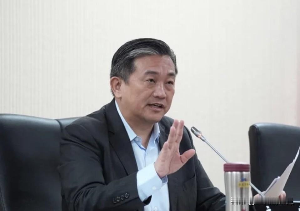 据美媒报道川普已不会与赖清德通话讨论新一轮军购案。民进党“立委”王定宇今（30日