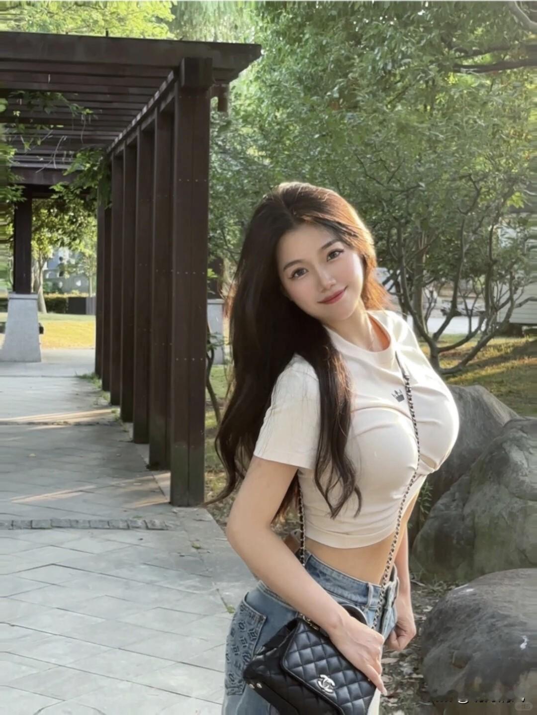 微胖拍照真的不用躲镜头！这个姿势我愿称为“作弊神器”📸作为肉肉身材资深人士