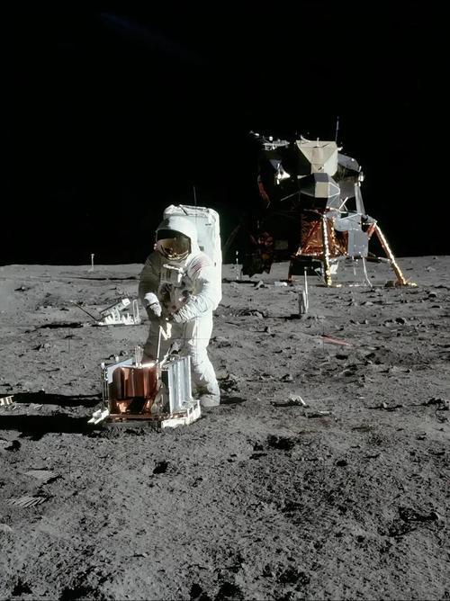 按照美国的说法50年前不仅仅登月了还在月球开月球车，在月球呆了整整3天！具体来