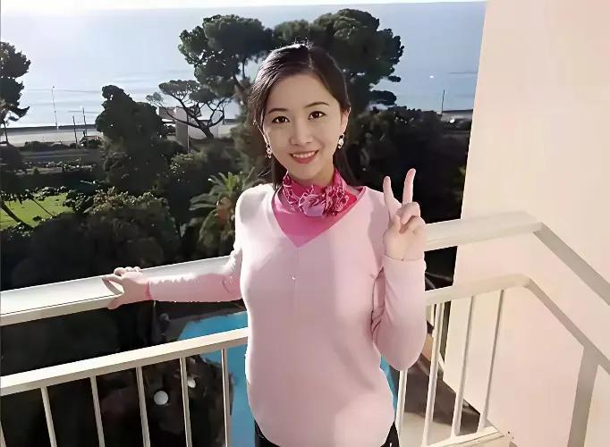 翟欣欣被判12年，不用蹲看守所了，转去监狱了，居住条件有所改善了。翟欣欣事情