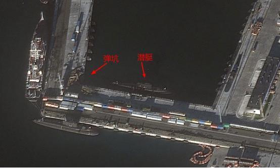 乌军自杀潜艇悄悄潜入俄军港口，对着基洛级撞了上去。 乌克兰国家安全局扔出的一