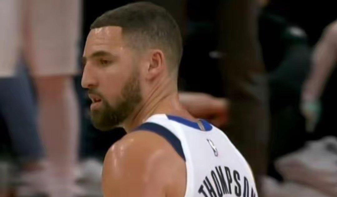 太让人失望了！独行侠100-98险胜国王，这2位球员的拉胯表现堪称“拖油瓶”