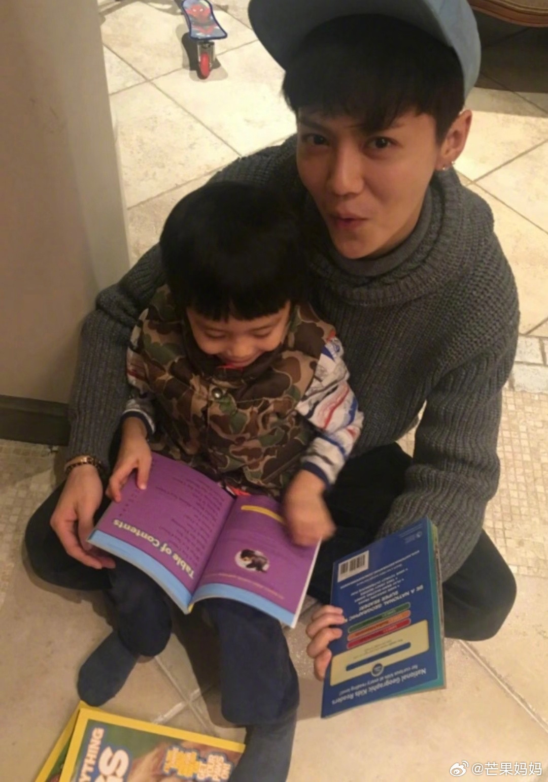 前两天陈赫演出鹿晗还送花，叫他“陈大小姐”之前还老和等等一起玩儿，这仨人的感情是