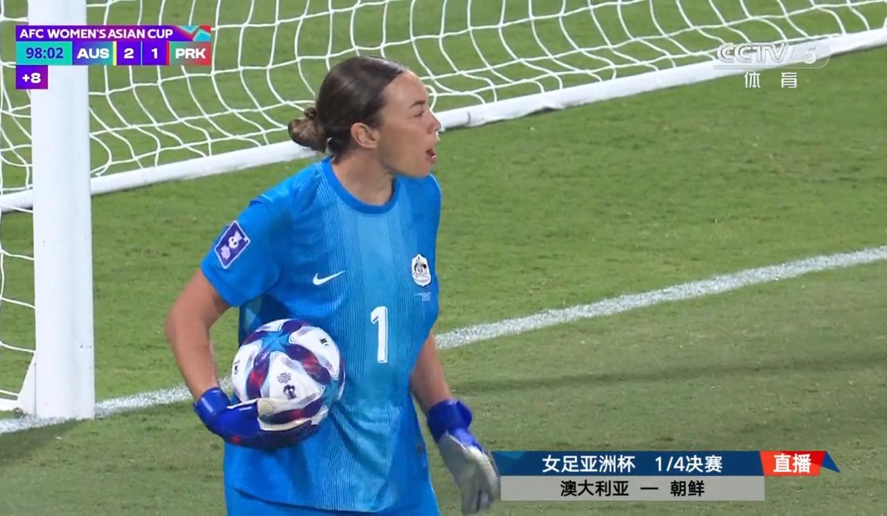 下半场，朝鲜队压着澳大利亚踢了半场，只扳回一球！最终澳大利亚2：1淘汰朝鲜队进