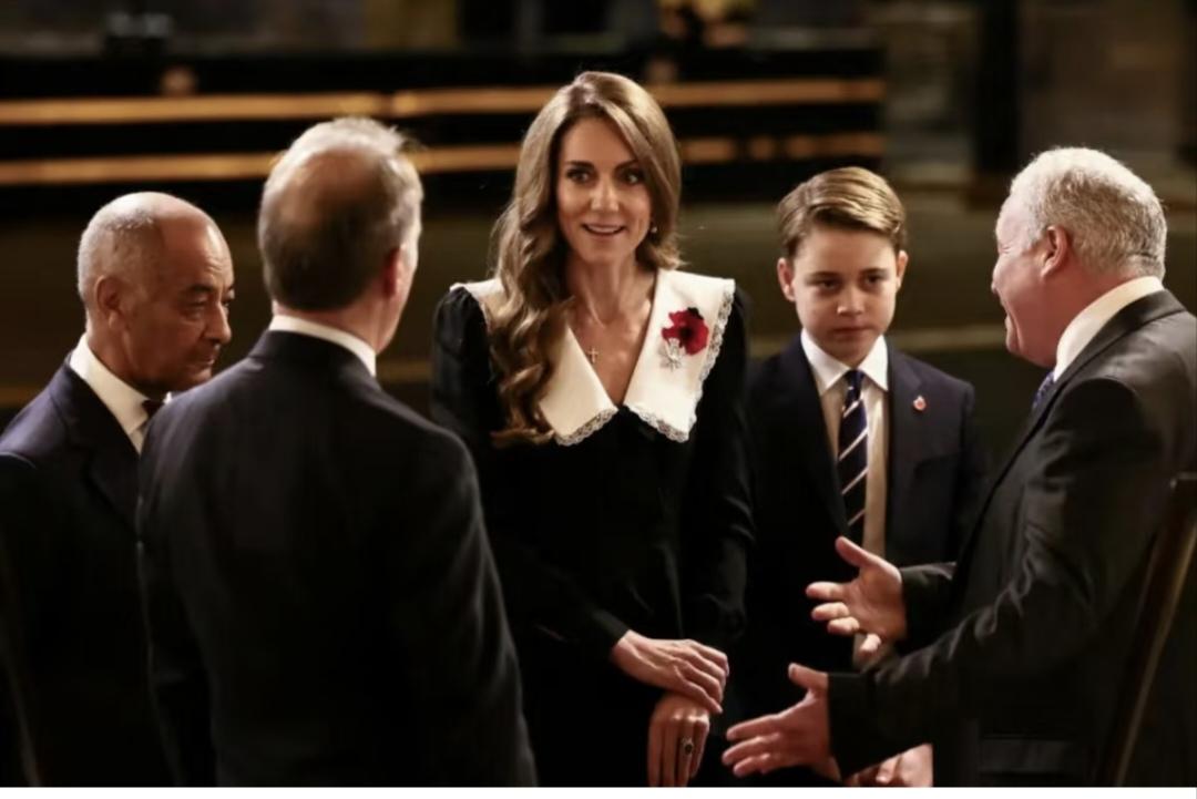 11月8日，凯特王妃带着乔治王子参加，在皇家阿尔伯特大厅举行的阵亡将士纪念音乐会
