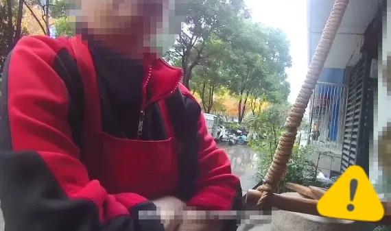 幸亏警察来的及时！杭州一位大姐，手机上突然收到800万！网恋半年的男友说，这笔钱