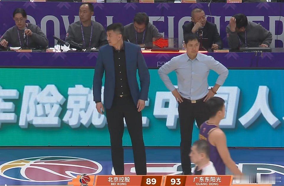 恭喜广东队险胜北控，虽然最后还要坐一下过山车但赢下就行，本次客场之旅咱们取得3胜