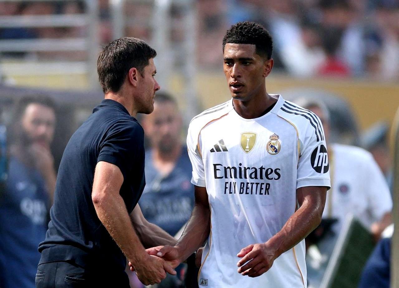 皇马现在踢得干脆：中场四个壮汉先抢后传，前场三个飞人直接冲。数据摆那儿，西