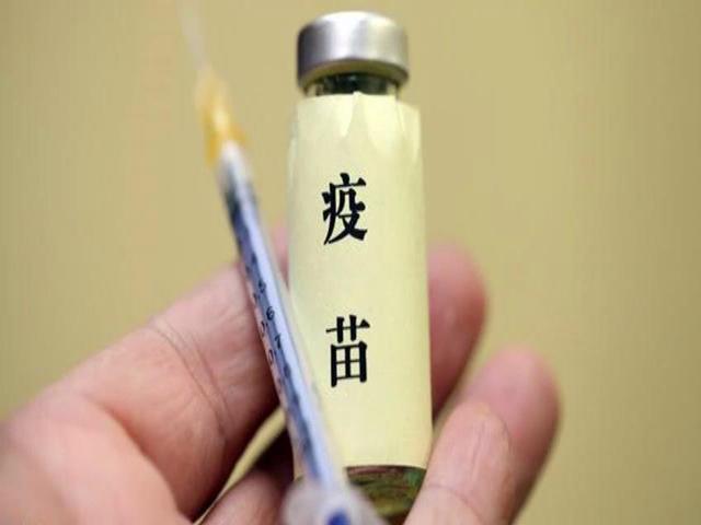 婴儿打完疫苗当天晚上就死亡, 只因妈妈着急没做这事, 害了孩子