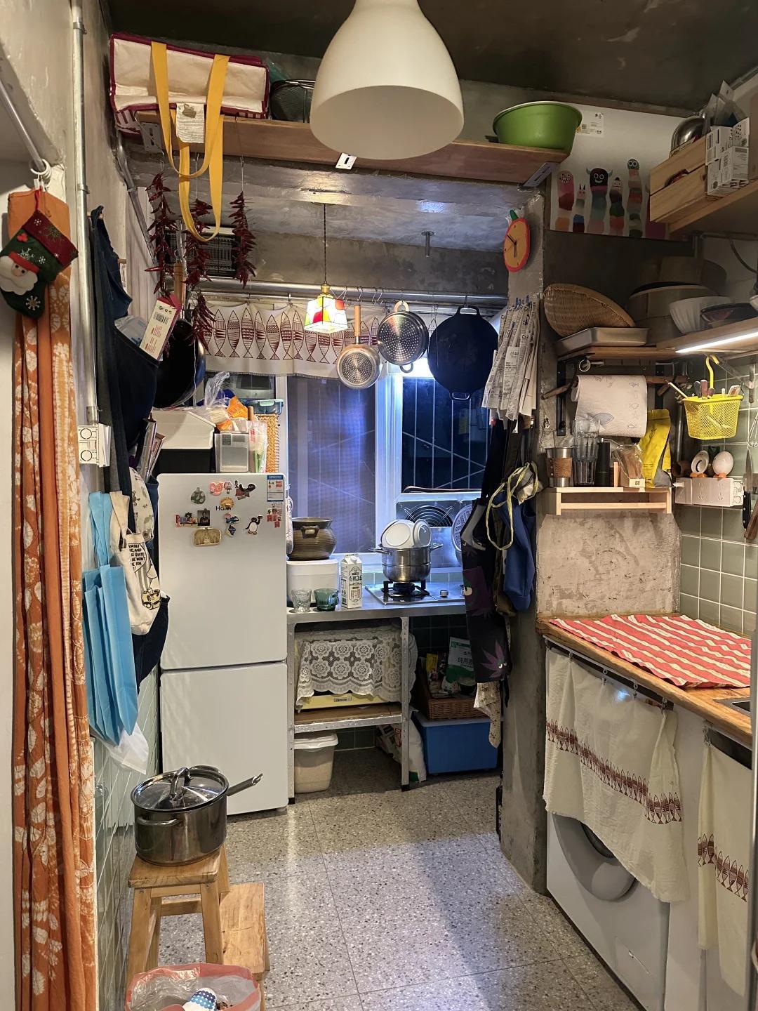 闺蜜家的厨房是不是很有烟火气[捂脸哭]