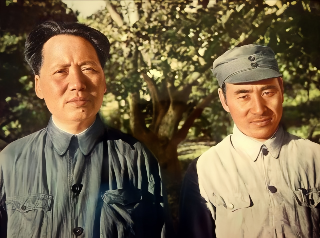 抗美援朝战争期间，志愿军政治部主任杜平回国汇报工作，毛主席专门接见了他。毛主席让