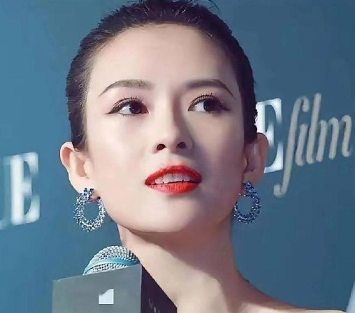今年的七夕，汪峰把肠子都悔青了。他懊恼的，不是娶过章子怡，也不是没抢到抚养权