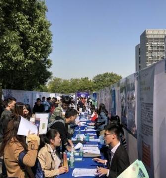 十五五释放的人才信号，可能让很多只盯着学历的人坐不住了：本科越来越多并不等于人才