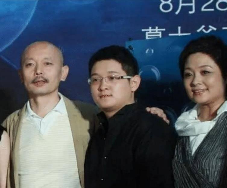 2005年，演员傅彪患上癌症，冯小刚掏出了200万给对方，张国立也给了4