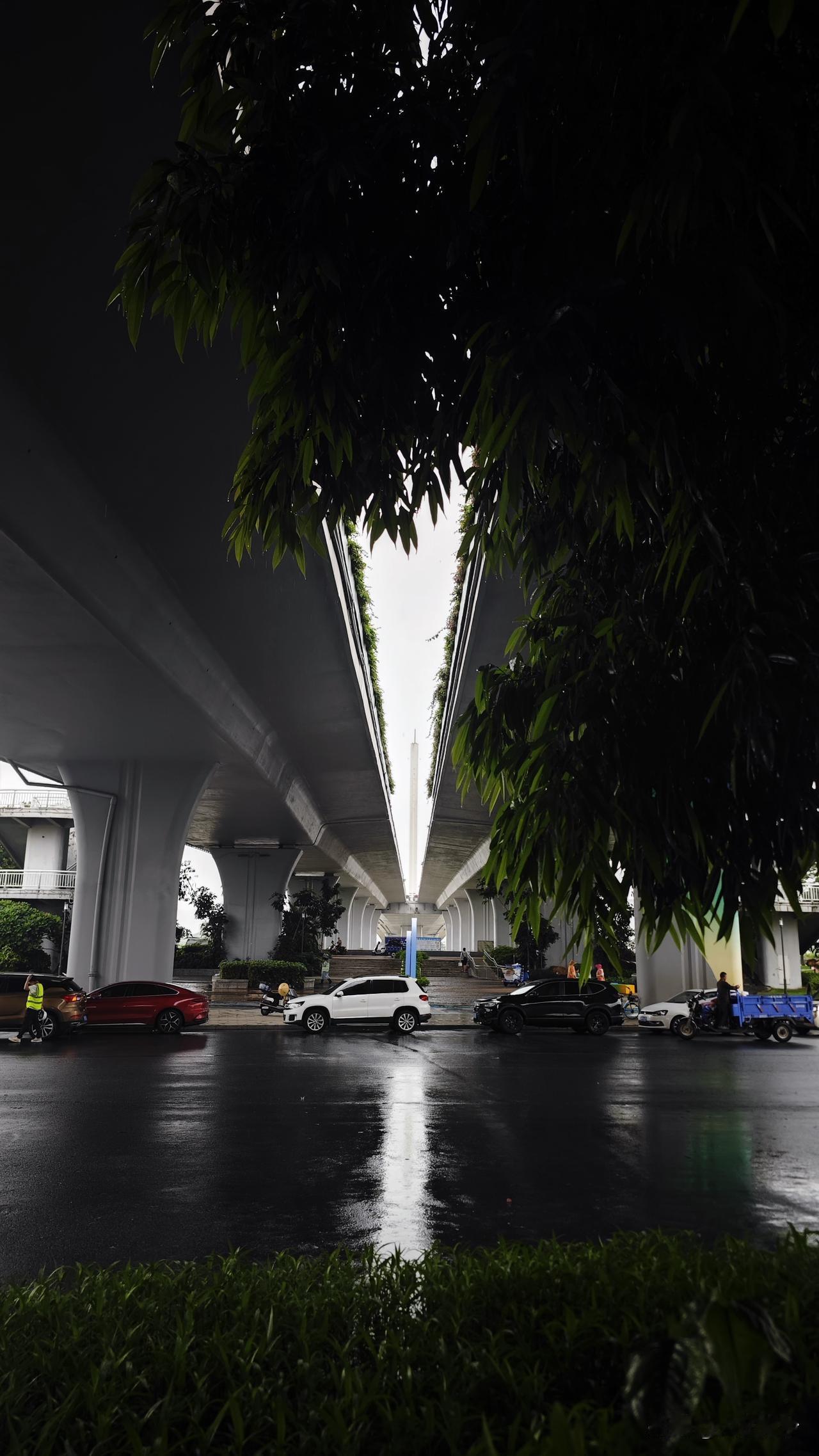 南沙也有广州塔，你知道在哪里不？PS：敢开电鸡上凤凰大桥的，都是勇士！别问我为