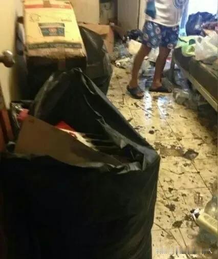 那么埋汰的租客竟然被我遇到了，从来没想过一家三口能把房子住成这个样子。我现在也理