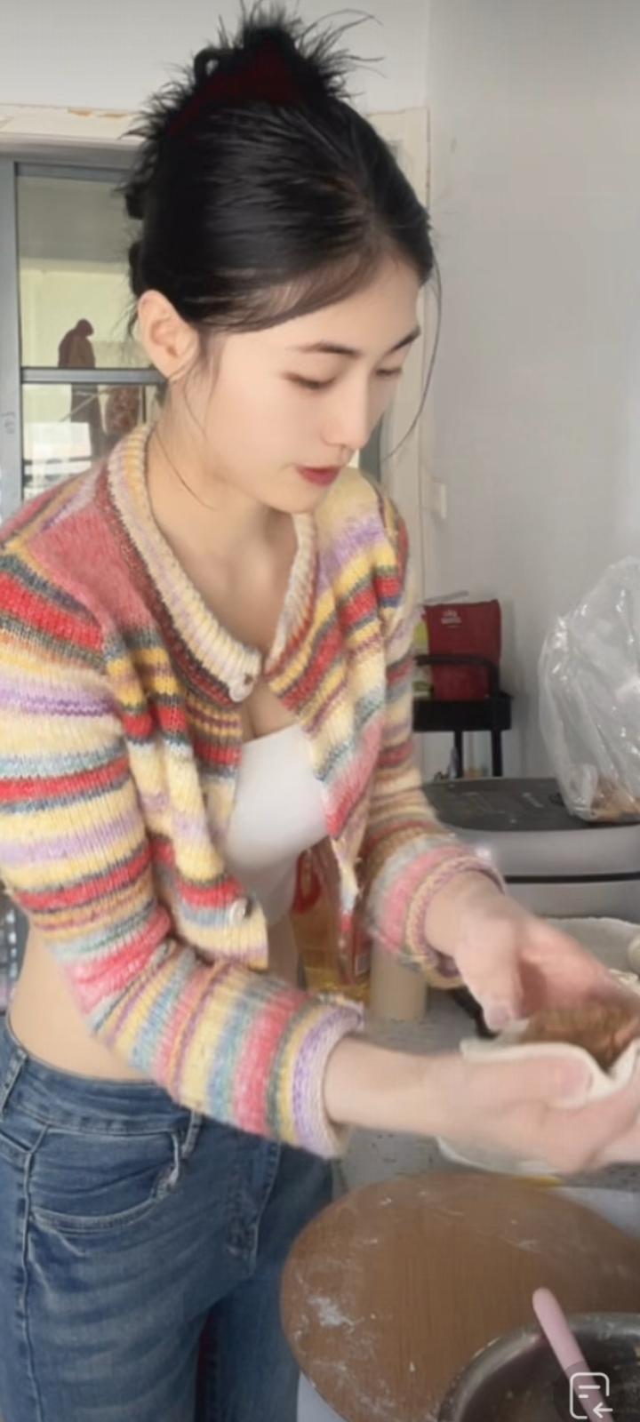 那些藏在岁月里的暖落在眉间，漾在心间不必追逐远方的盛景眼前一草一木已是人