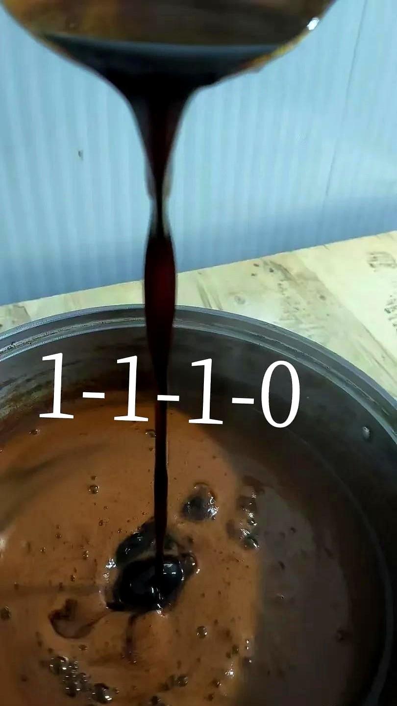 一瓶十斤的泡酒罐被提到厨房门口，邻居张嘴就要灌满梨膏的画面不出三秒就让微信群炸锅