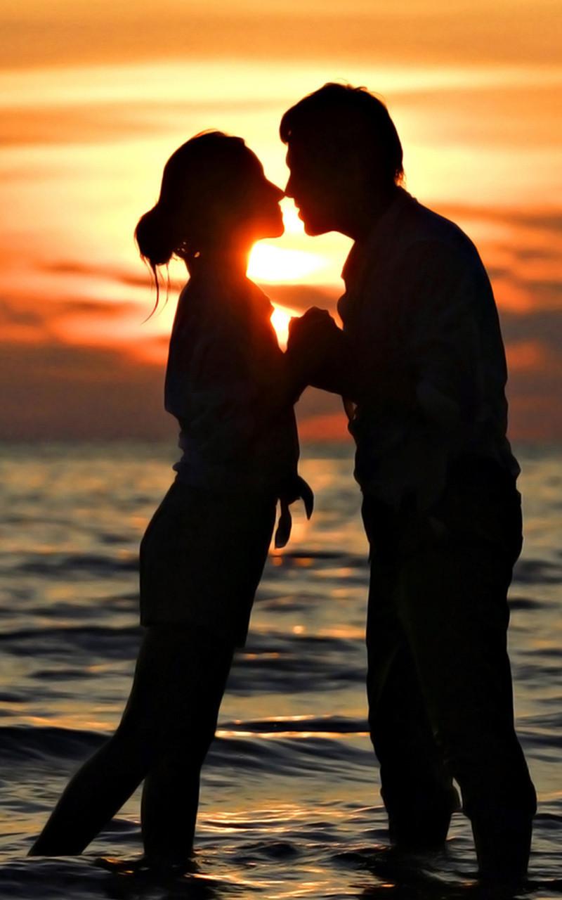 一夫一妻制并没有正被淘汰它依旧是当下主流婚姻模式只是随着个体意识觉醒和社会包