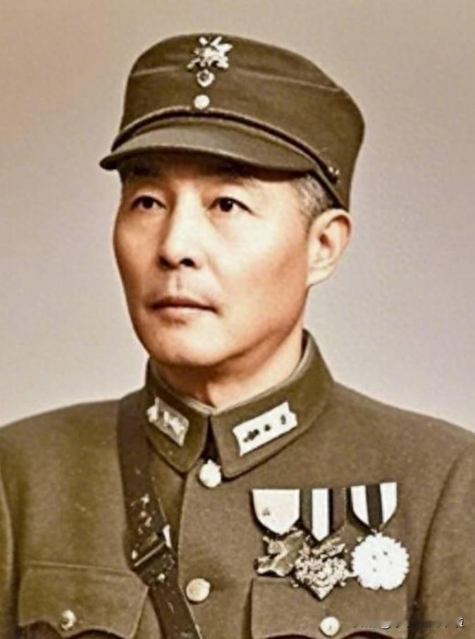 1938年，国军上将钱大钧，黑着脸走进军统湖北站，当着众特务的面，一枪打死了副站