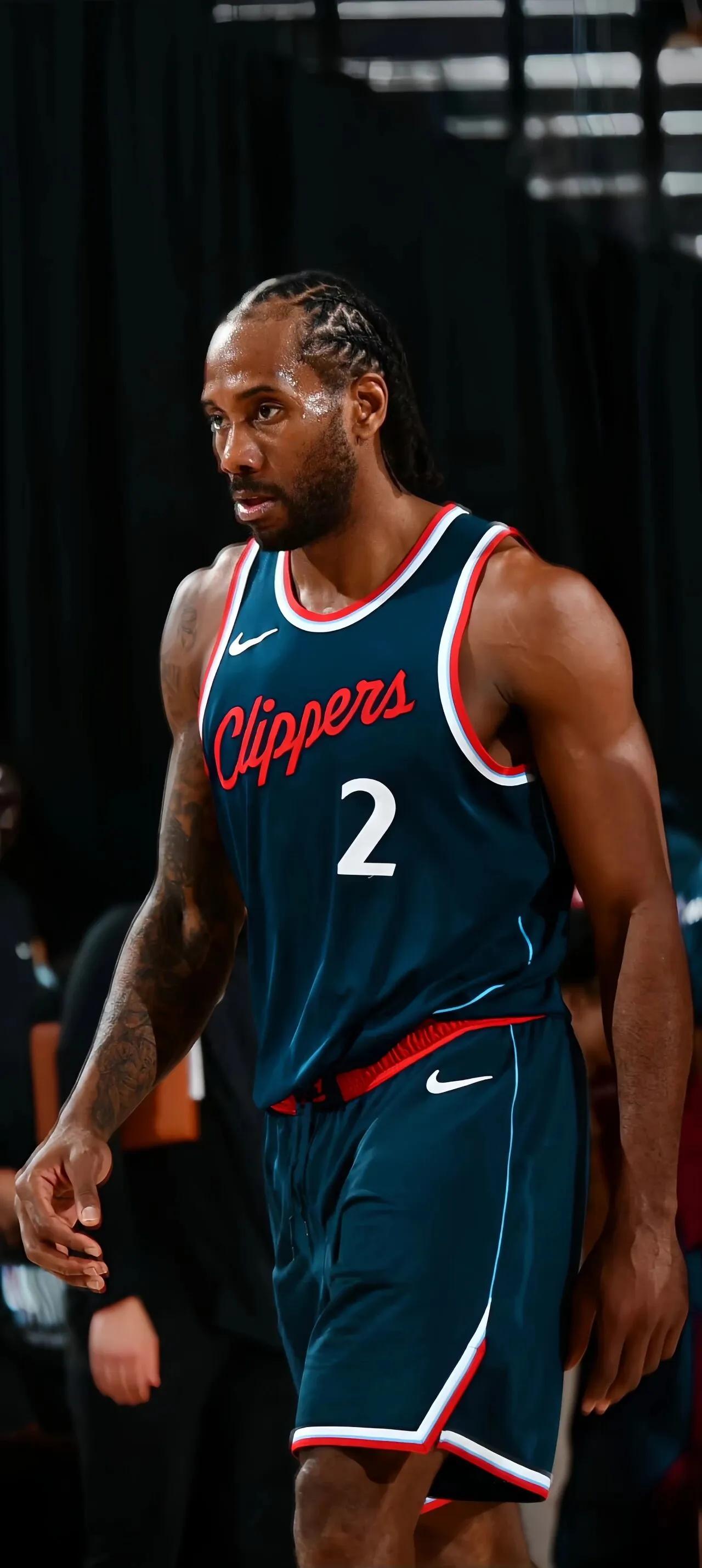 本赛季的小卡伦纳德，真正让全联盟球员都明白什么叫球场的掌控力以前内线统治力的