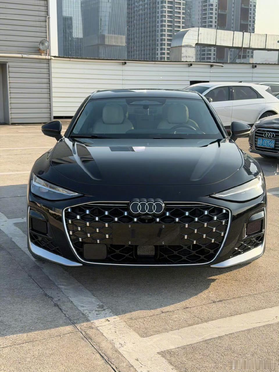 全新C9奥迪A6L实拍越看越顺眼有运动气质黑色大车行政味儿也在怎么有点想要我和