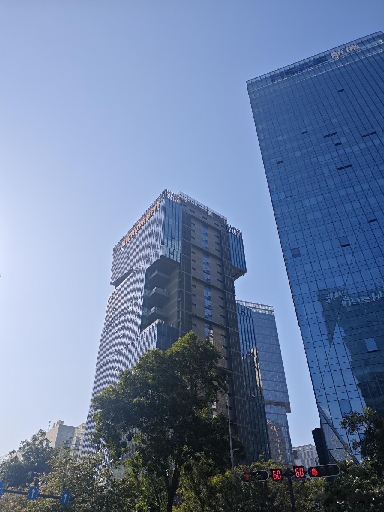 为什么是拼多多暴力抗法而不是其他电商平台？罚款拼多多十五亿多人民币，其实罚少