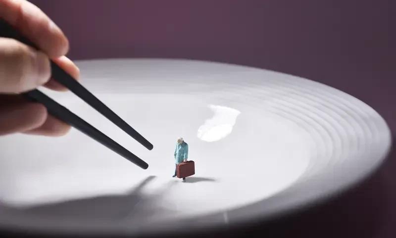学习《易经》的人易被“大师”骗，原因不少。知识付费时代，像得到APP上199元的