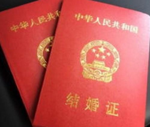 妈妈爱摇宝宝, 手抖把宝宝“摇”进医院, 医生: 以后不要再摇了