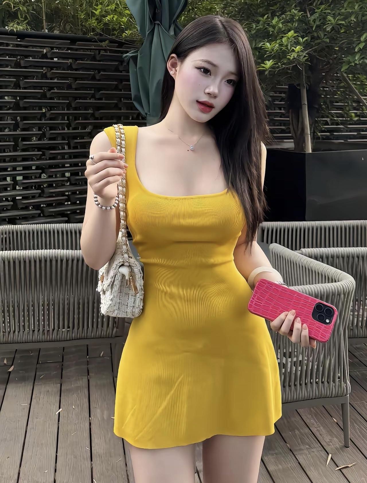 你看上了一只漂亮的鸡，拼命追逐，它却越跑越远；你加速狂奔，它甚至振翅高飞，徒留你